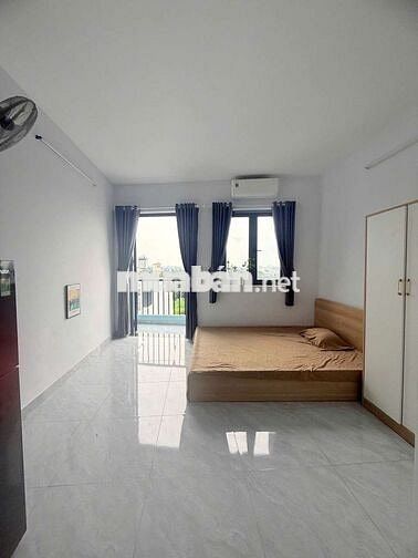 CHO THUÊ CHDV FULL NỘI THẤT GẦN DH NGUYỄN TẤT THÀNH, DH VĂN LANG