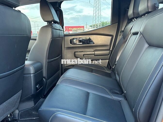 Mitsubishi Triton GLS 4X2 AT 2024 màu Cam
