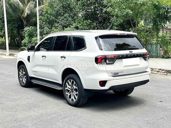 Everest Titanium 2022 4x4 - 30.000km - hỗ trợ góp%