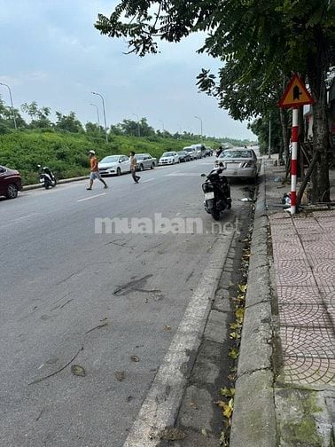 Bán nhà 6 tầng , 110m2 mặt tiền 6m có tầng hầm , thang máy ,content đỗ