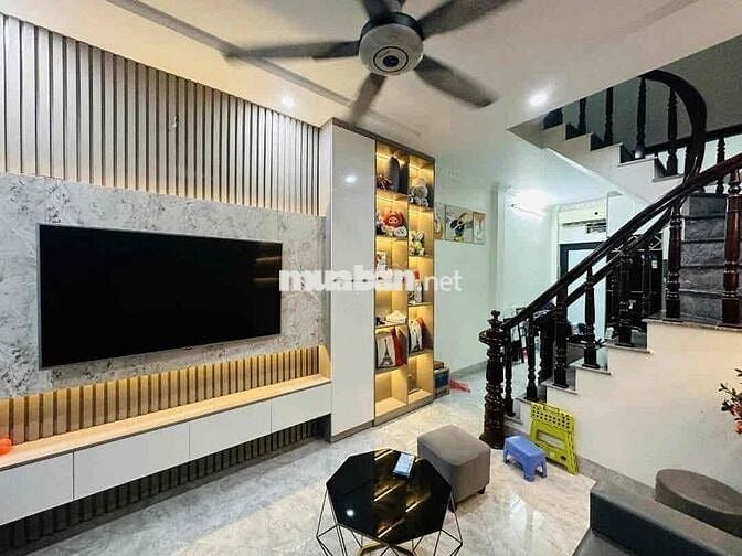 Hiếm ! Bán Nhà trung tâm Đống Đa,Lô góc ngõ nông gần ph