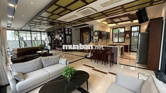 CHO THUÊ BIỆT THỰ QUẬN 7, 6 PHÒNG, CÓ THANG MÁY, NỘI THẤT CAO CẤP