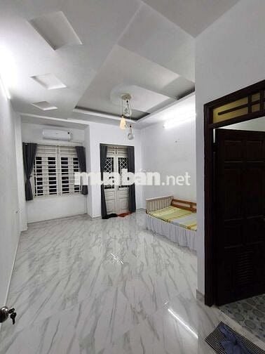 Cho thuê nhà mt nhánh Trung Mỹ Tây có nội thất