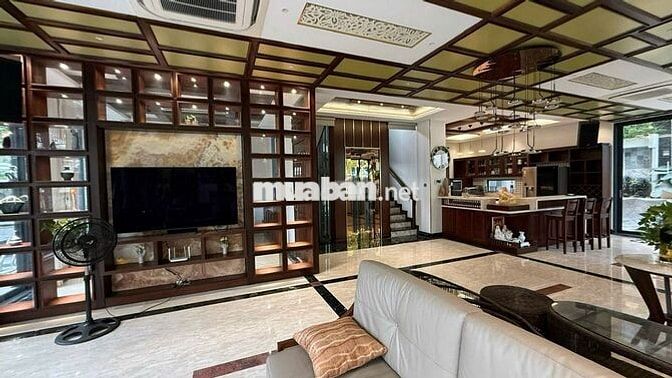 CHO THUÊ BIỆT THỰ QUẬN 7, 6 PHÒNG, CÓ THANG MÁY, NỘI THẤT CAO CẤP