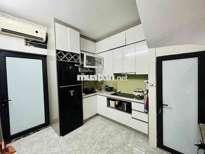 Hiếm ! Bán Nhà trung tâm Đống Đa,Lô góc ngõ nông gần ph