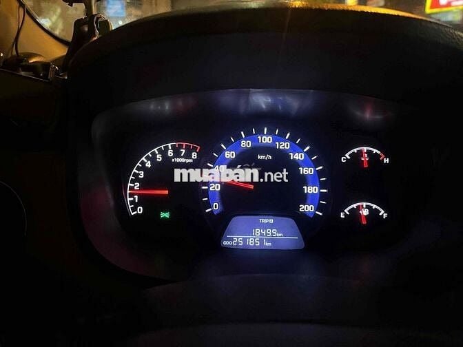 Hyundai Grand i10 2018 Sedan 1.2 MT - 250000 km