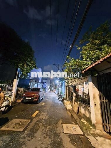 Cho thuê nhà mt nhánh Trung Mỹ Tây có nội thất