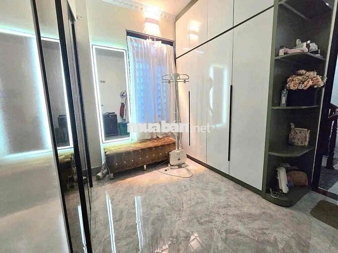 Hiếm ! Bán Nhà trung tâm Đống Đa,Lô góc ngõ nông gần ph