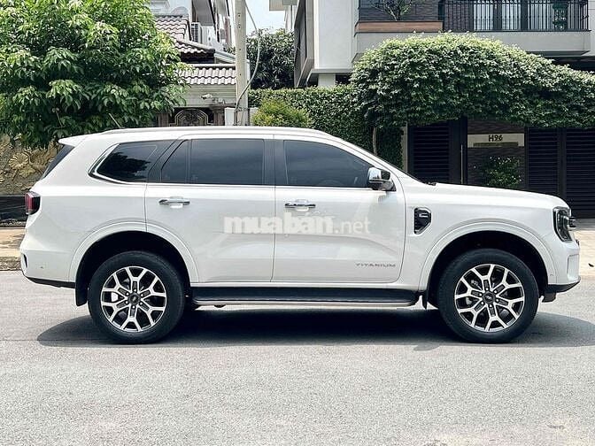 Everest Titanium 2022 4x4 - 30.000km - hỗ trợ góp%