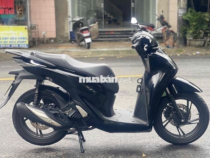 SH 2023 đen bóng zin chạy 13.000km 2 khoá ga