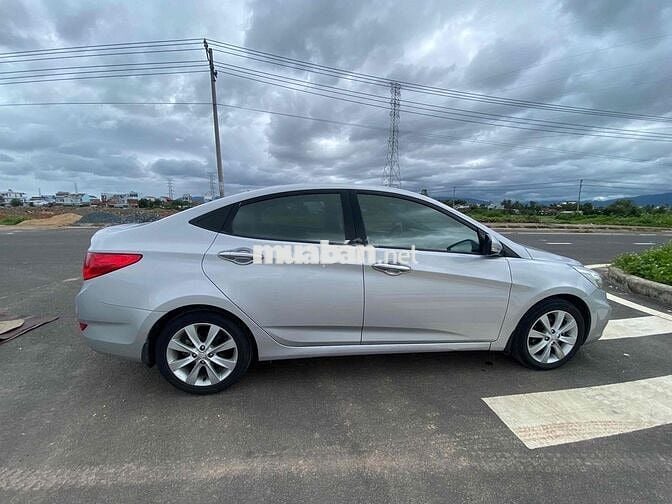 Hyundai Accent 2013 1.4 AT - 82000 km