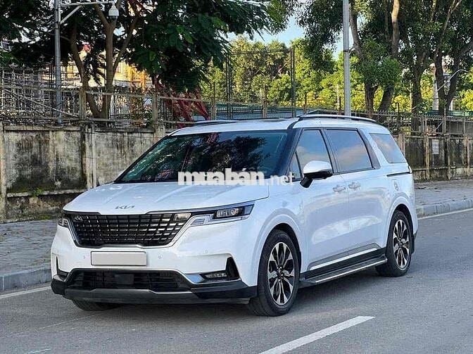 Kia Carnival 2023 Signature 2.2D - 40000 km
