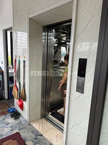 Bán nhà 6 tầng , 110m2 mặt tiền 6m có tầng hầm , thang máy ,content đỗ