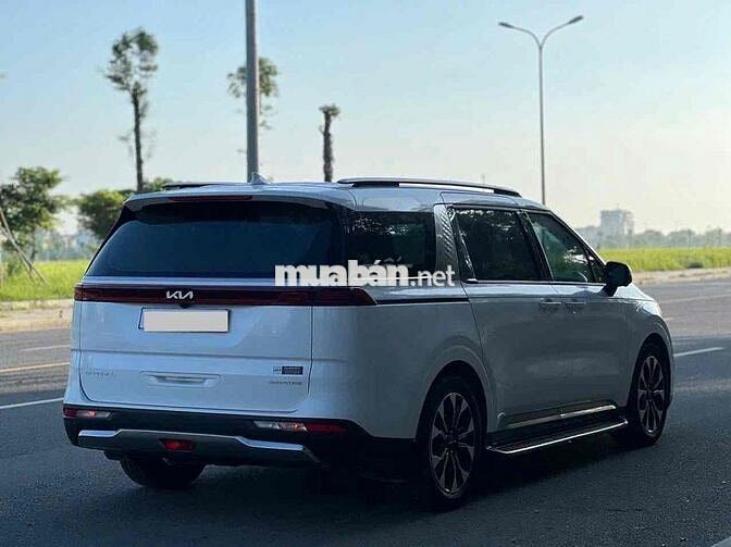 Kia Carnival 2023 Signature 2.2D - 40000 km