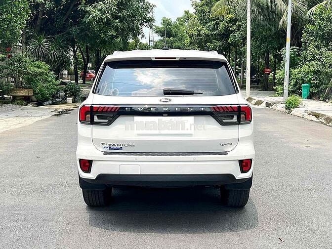 Everest Titanium 2022 4x4 - 30.000km - hỗ trợ góp%