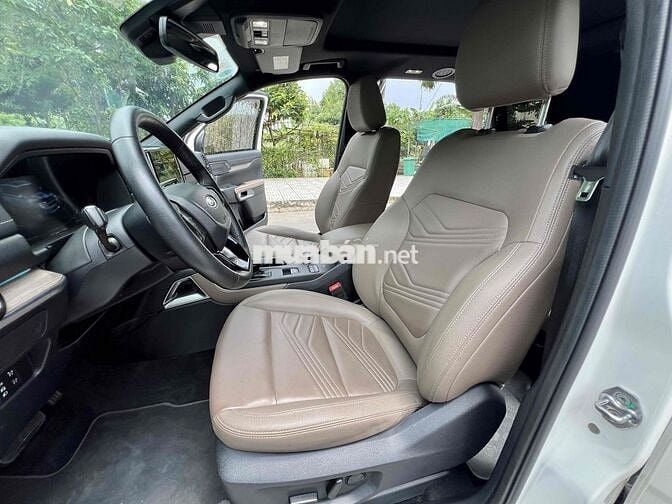 Everest Titanium 2022 4x4 - 30.000km - hỗ trợ góp%