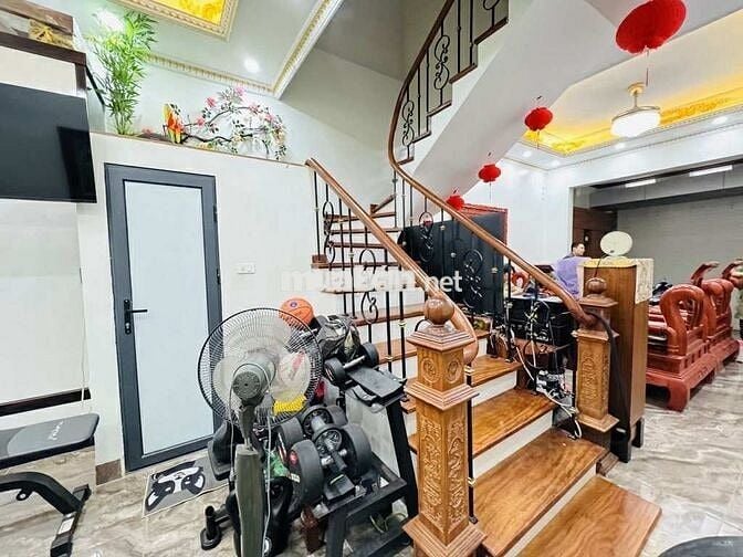 Nhà 120 Dương Văn Bé 62m2 xây 5 tầng full đồ rất đẹp, ngõ thông oto