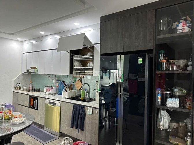 Bán nhà 6 tầng , 110m2 mặt tiền 6m có tầng hầm , thang máy ,content đỗ