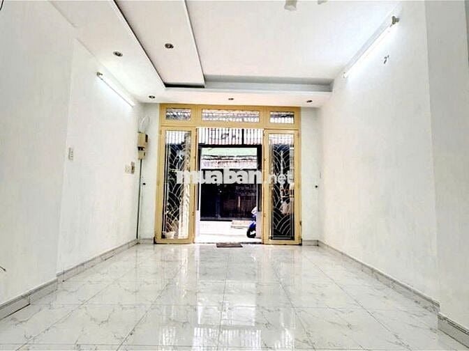 Nhà thuê 4m x 12m, 1 lầu hẻm Nguyễn Tri Phương, Quận 10
