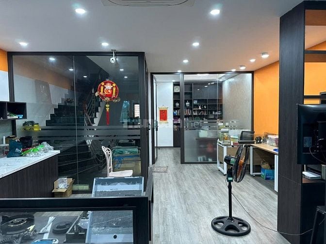 Bán nhà 6 tầng , 110m2 mặt tiền 6m có tầng hầm , thang máy ,content đỗ