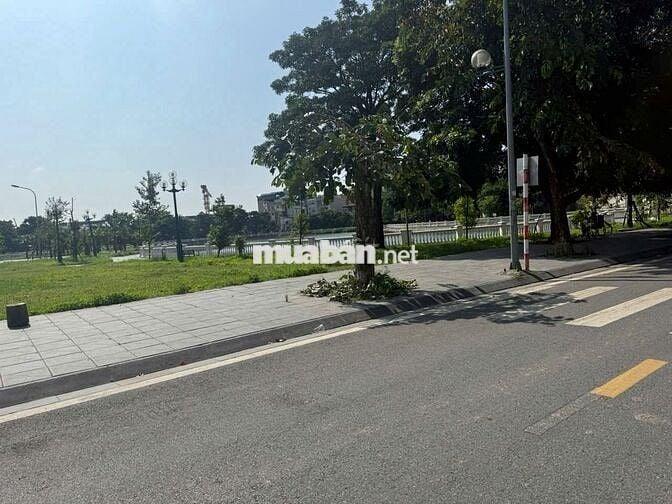 CẦN BÁN NHÀ THẠCH BÀN LONG BIÊN HÀ NỘI.