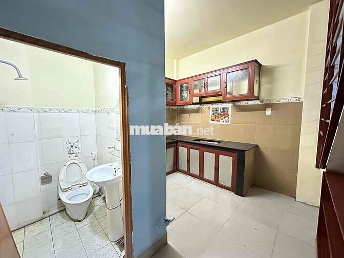 Cho Thuê Nhà Nguyên Căn 3Pn,2WC, 1 Trệt 1 Lầu Ngay Chợ Xóm Nghèo