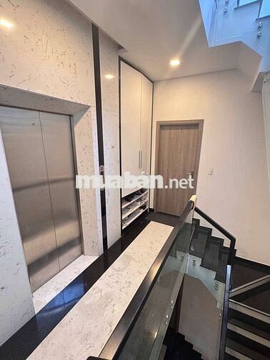 nhà 7 tầng ngay trung tâm Đà Nẵng