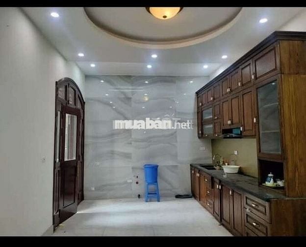 Tôi cần bán nhà 2 mặt ngõ ô tô chánh đỗ kinh doanh Hoàng Cầu.