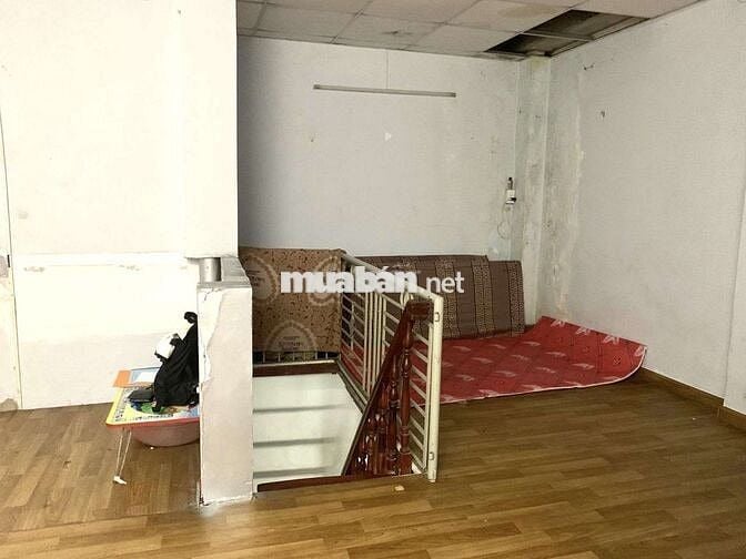 NHÀ NGUYÊN CĂN GIÁ RẺ GẦN SÂN BAY ,GẦN NGÃ 5 CHUỒNG CHÓ