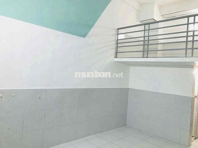 CHO THUÊ PHÒNG RỘNG - CÓ THANG MÁY - GÁC CAO NGAY TRUNG TÂM SÁT ĐH LỚN