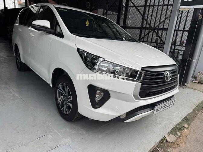 Toyota Innova 2022 E 2.0 MT - 60000 km