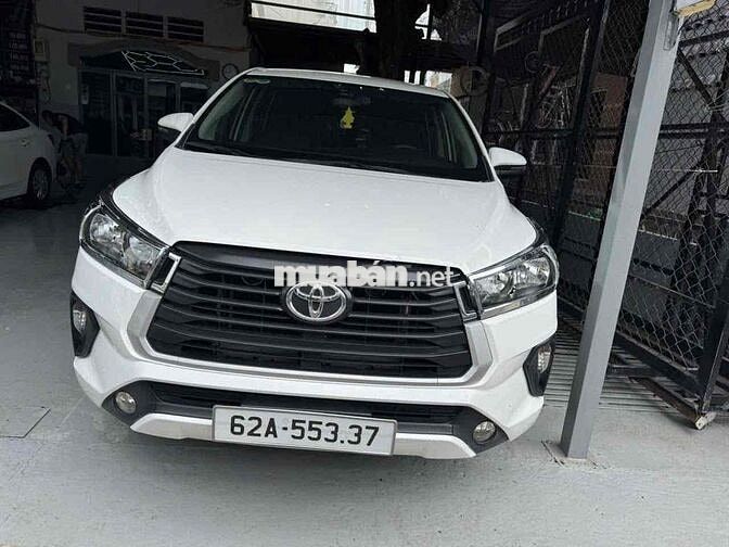 Toyota Innova 2022 E 2.0 MT - 60000 km