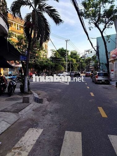 nhà 7 tầng ngay trung tâm Đà Nẵng