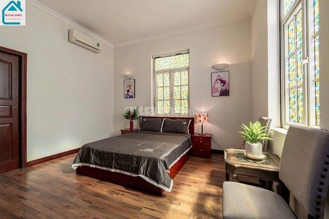 Cho thuê biệt  thự mặt tiền Nguyễn Văn Hưởng, Phường Thảo Điền, Quận 2