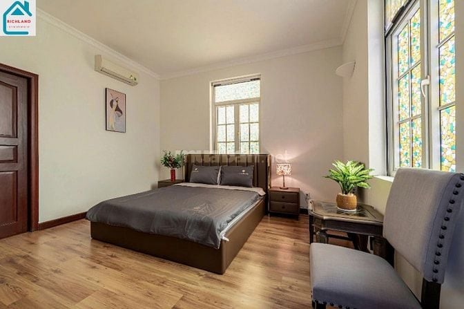 Cho thuê biệt  thự mặt tiền Nguyễn Văn Hưởng, Phường Thảo Điền, Quận 2