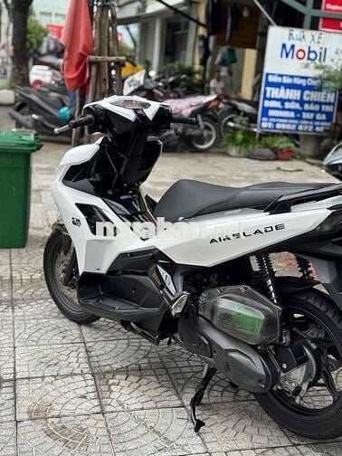 air blade trăng đen ( hỗ trợ góp 0đ)