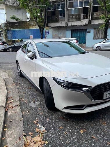 Mazda 3 2023 1.5L Luxury - 25000 km