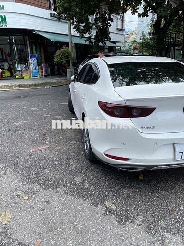 Mazda 3 2023 1.5L Luxury - 25000 km