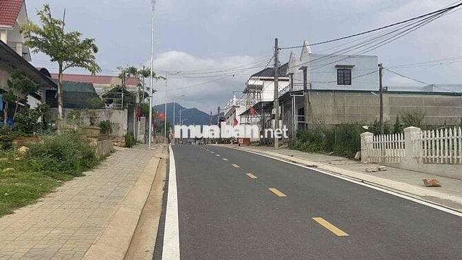 🔥600 m2 SRXD ngang 10,6m, MT đường nhựa 10m trung tâm TT Lạc Dương