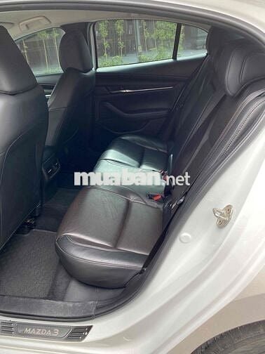 Mazda 3 2023 1.5L Luxury - 25000 km