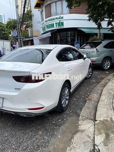 Mazda 3 2023 1.5L Luxury - 25000 km