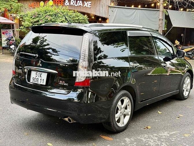 Mitsubishi Grandis 2008 2.4 AT màu đen xe zin đẹp