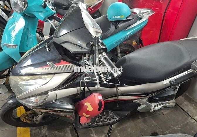 Xe máy Honda Air Blade màu đen bạc đã sử dụng