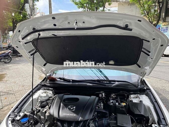 Mazda 3 2023 1.5L Luxury - 25000 km