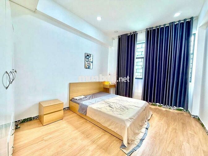 PENHOUSE 1PN 1BẾP, BAN CÔNG, FULL NỘI THẤT TẠI PHÚ NHUẬN TIỆN QUA Q1
