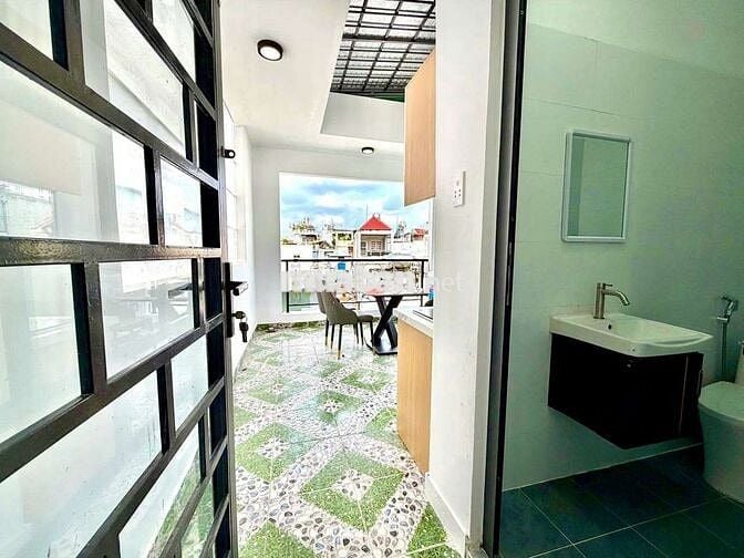 PENHOUSE 1PN 1BẾP, BAN CÔNG, FULL NỘI THẤT TẠI PHÚ NHUẬN TIỆN QUA Q1
