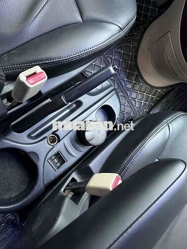 Mitsubishi Grandis 2008 2.4 AT màu đen xe zin đẹp