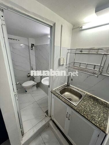 DƯỚI 4 TRIỆU - STUDIO NGAY VÒNG XOAY LĂNG CHA CẢ - THANG MÁY