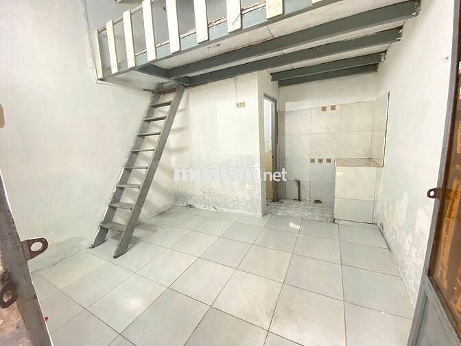 TRỌ GIÁ SIÊU HỜI TẠI NGUYỄN TƯ GIẢN