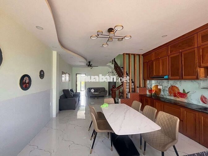 Cho thuê nhà 3 lầu 4 phòng ngủ ở bình an kdc phú hồng thịnh dĩ an